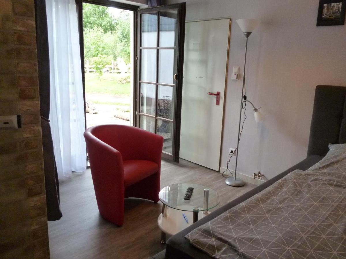 "Haus Ambiente" Apartment & Gaestehaus Brome - Modern, Zu Fairen Preisen Exterior photo